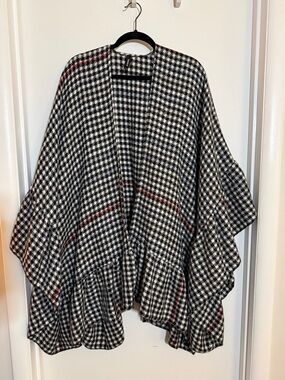 torrid Black & White Houndstooth Cape with Red Stripe Detail Plus Size One Size